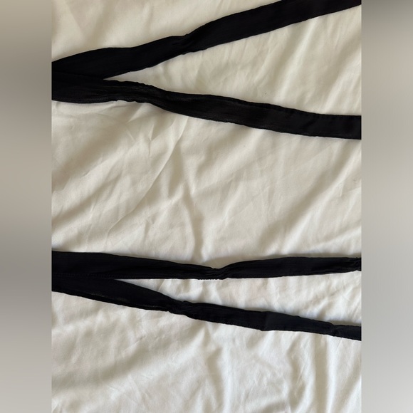 Abercrombie & Fitch - Black Tie Strap Smocked Ruffle Midi Dress - XS - Picture 6 of 6